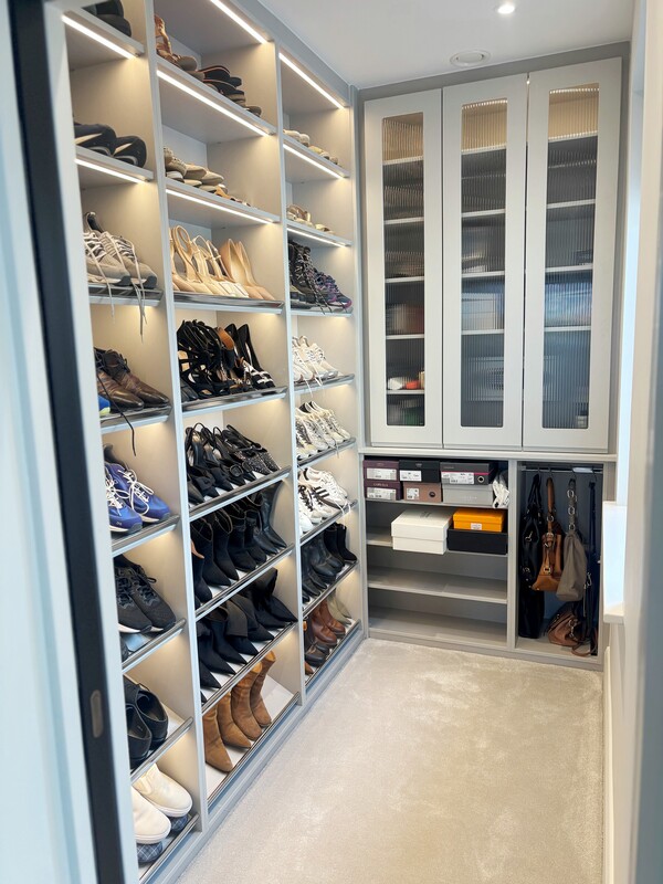 walk in wardrobe